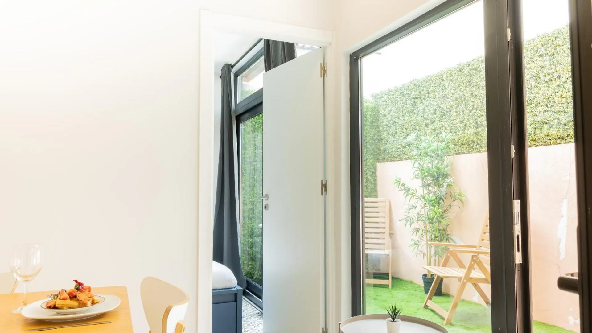 Lapa Charm Apartments With Patio Lisbon