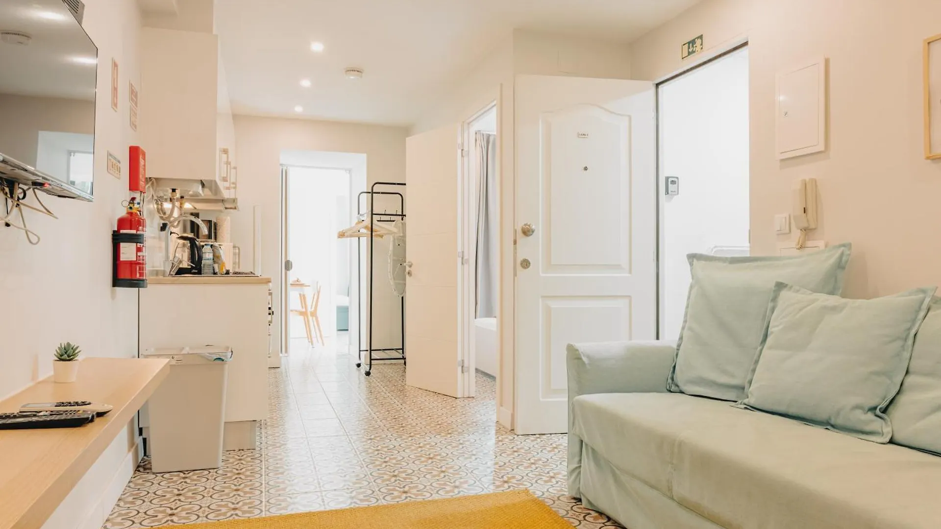 Lapa Charm Apartments With Patio Lisbon