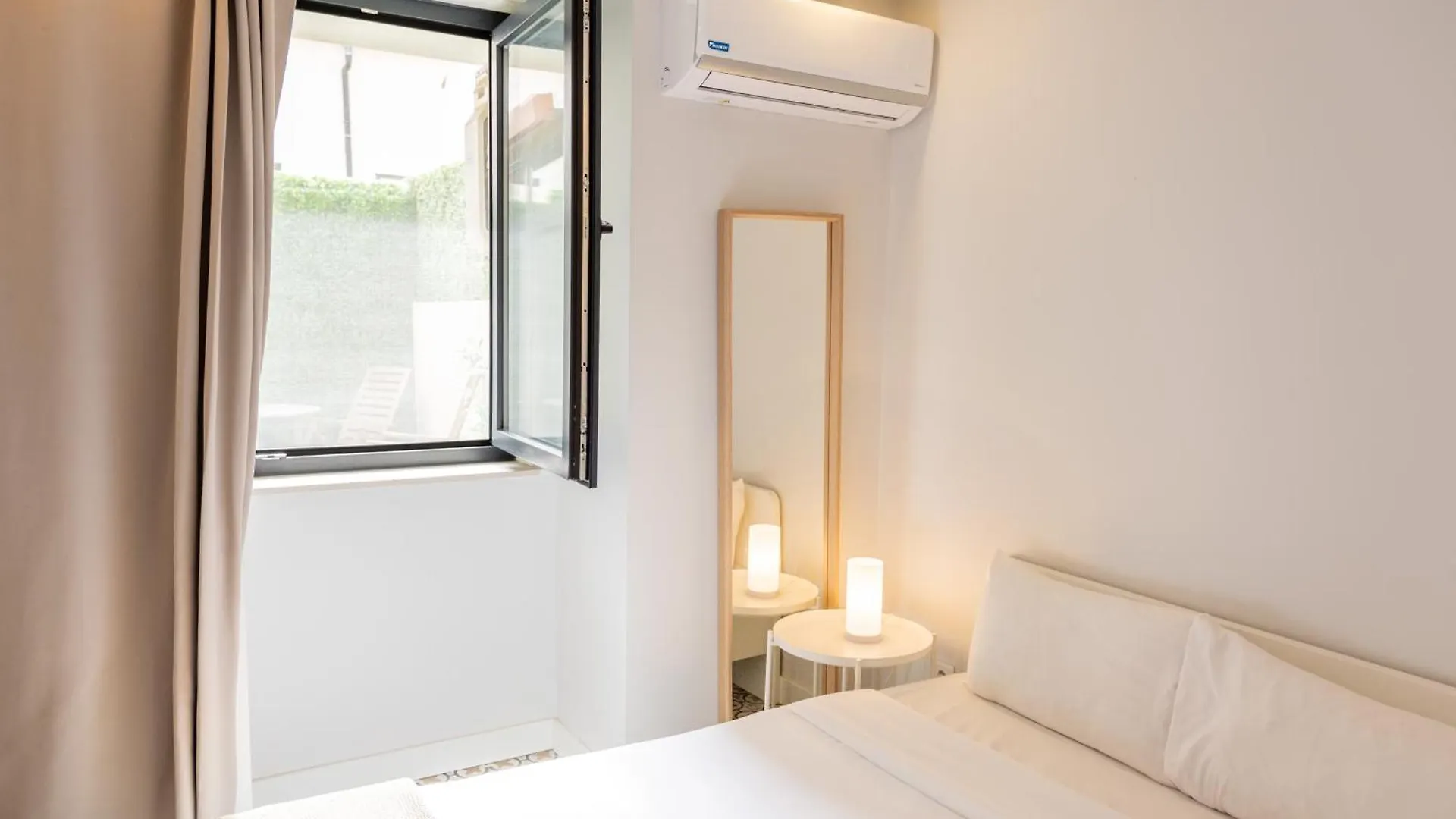 Lapa Charm Apartments With Patio Lisbon Portugal
