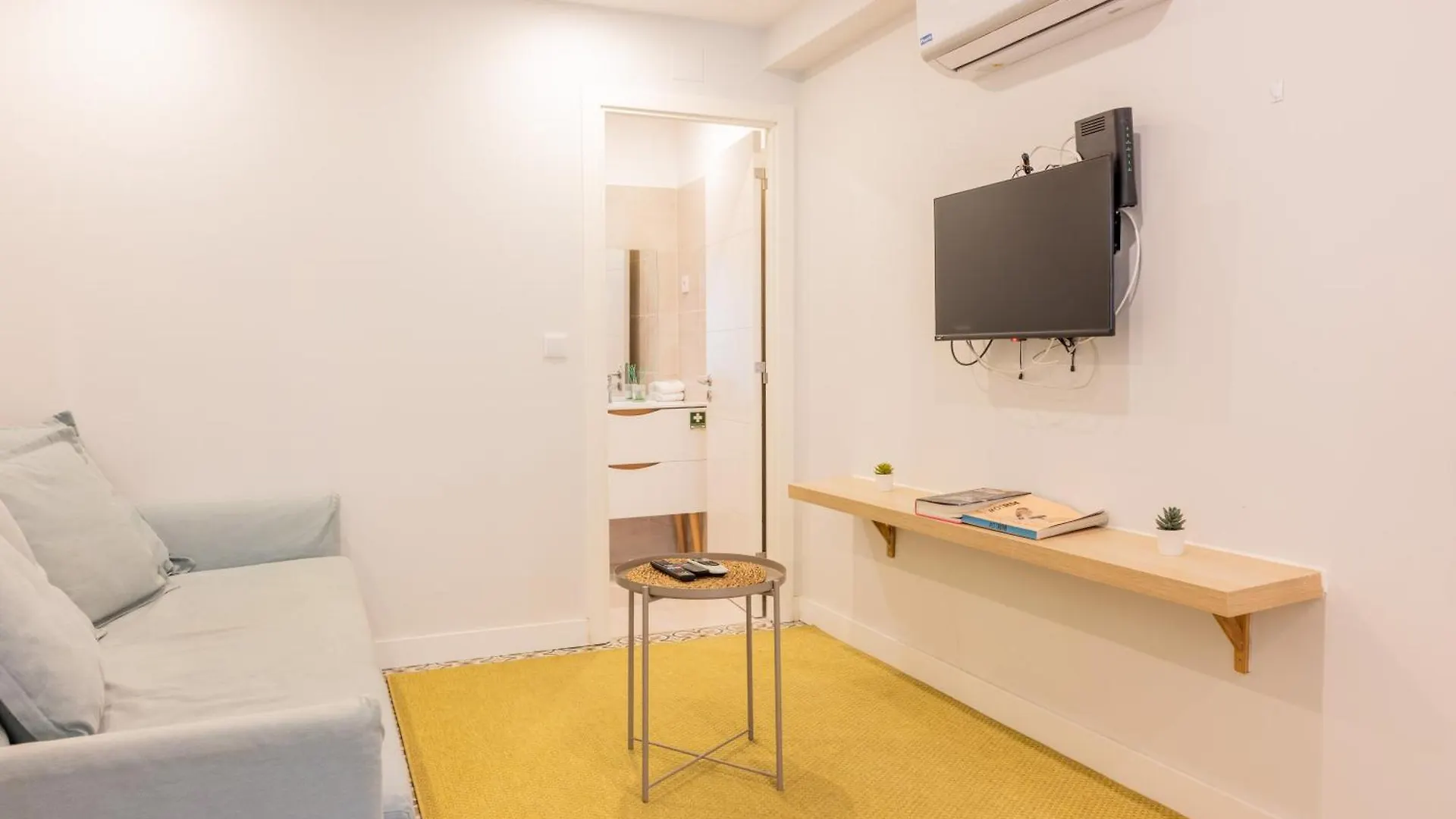 Lapa Charm Apartments With Patio Lisbon
