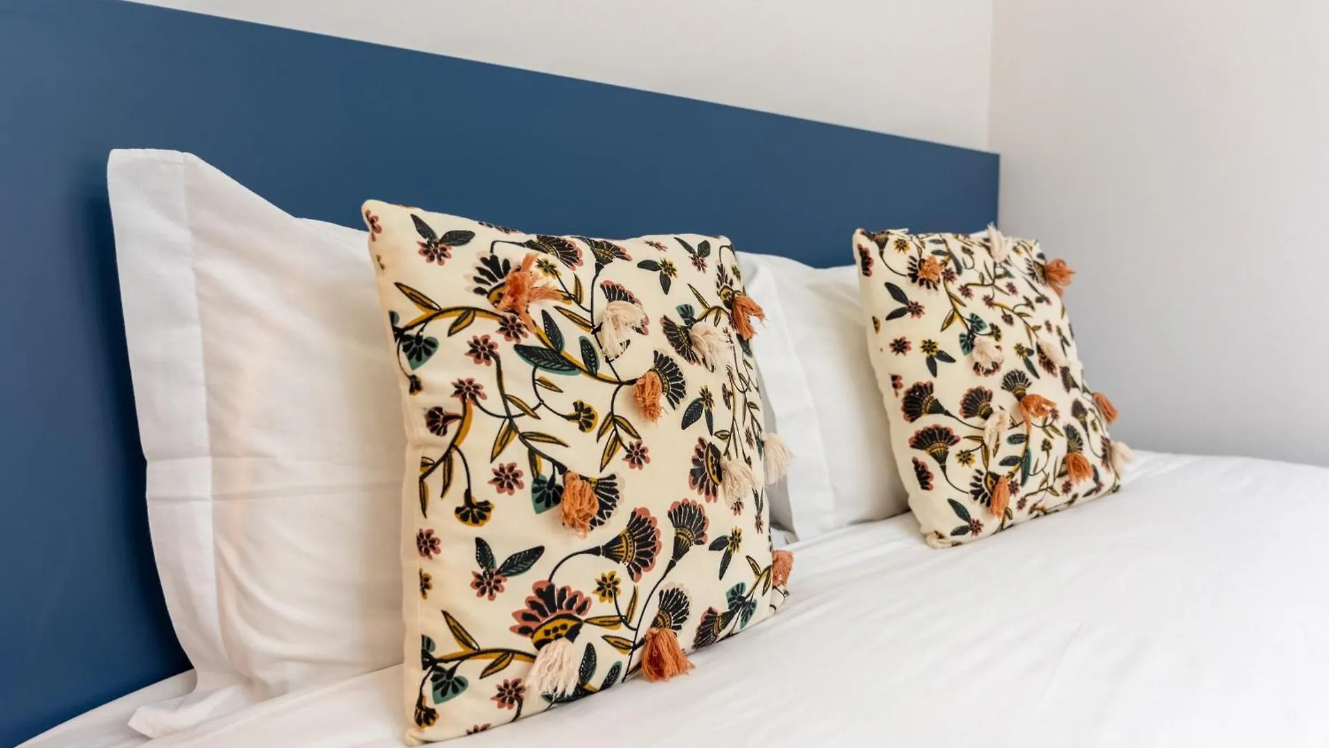 Lapa Charm Apartments With Patio Lisbon 0*,